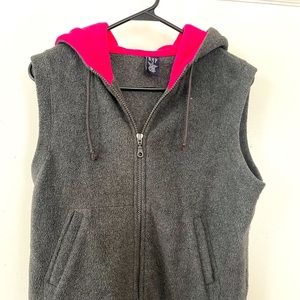 Gap fleece vest